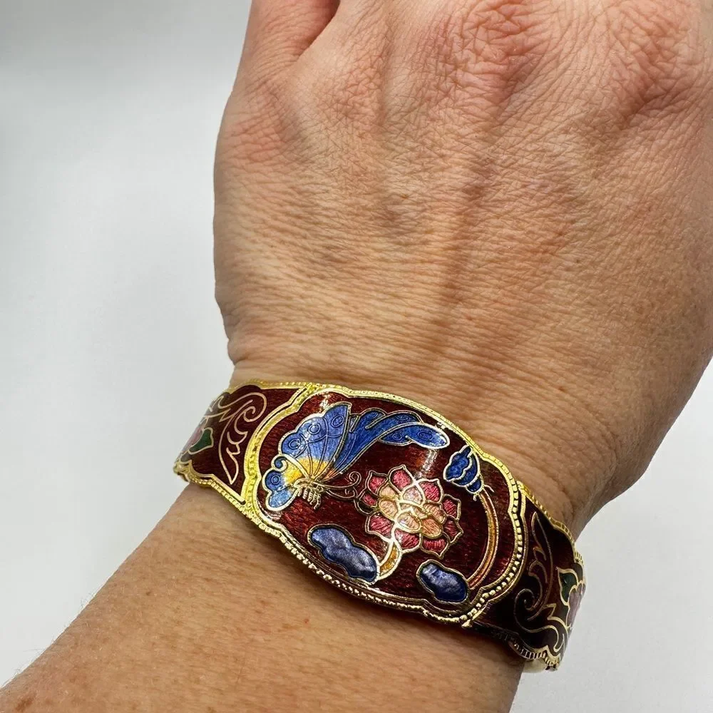 Beautiful cloisonné butterfly‎ and flower clamp hinged bracelet!